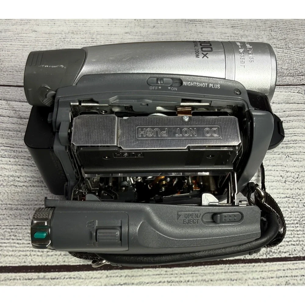 Sony Handycam DCR-HC28 Digital Video Camera Carl Zeiss‎ 20x For Parts or Repair